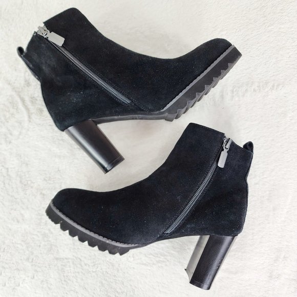 Blondo Rapha Black Suede Waterproof Bootie with zip and chunky heel. EUC 6.5M - Picture 4 of 10